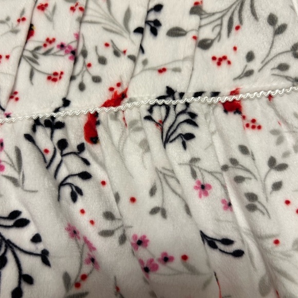 Vintage Aria Floral Nightgown - White with Cardinals - Picture 8 of 9
